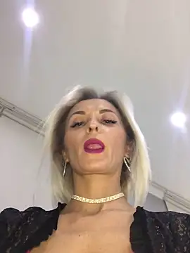 Snapshot of Diamond_Bunny_ chatting on 02/21/25, 05:09 Diamond Bunny online show from 02/21/25, 05:09