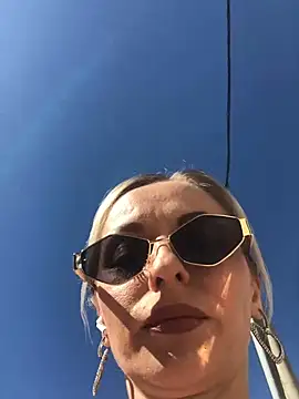 Snapshot of Diamond_Bunny_ chatting on 03/07/25, 11:40 Diamond Bunny online show from 03/07/25, 11:40