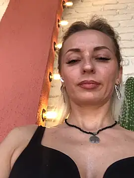 Snapshot of Diamond_Bunny_ chatting on 03/14/25, 12:51 Diamond Bunny online show from 03/14/25, 12:51