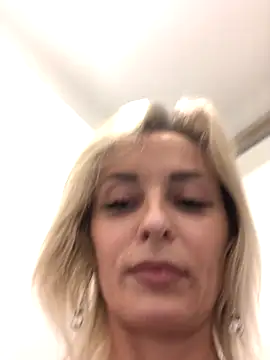 Snapshot of Diamond_Bunny_ chatting on 09/13/25, 03:34 Diamond Bunny online show from 09/13/25, 03:34