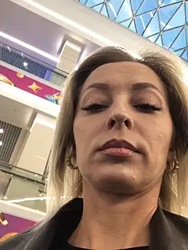 Snapshot of Diamond_Bunny_ chatting on 09/28/25, 04:01 Diamond Bunny online show from 09/28/25, 04:01