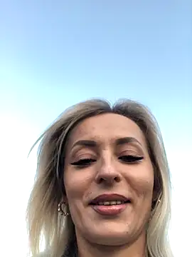 Snapshot of Diamond_Bunny_ chatting on 11/04/25, 02:38 Diamond Bunny online show from 11/04/25, 02:38