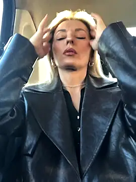 Snapshot of Diamond_Bunny_ chatting on 11/07/25, 12:38 Diamond Bunny online show from 11/07/25, 12:38