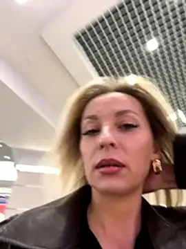 Snapshot of Diamond_Bunny_ chatting on 11/23/25, 11:32 Diamond Bunny online show from 11/23/25, 11:32