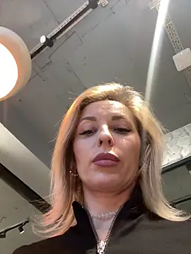 Snapshot of Diamond_Bunny_ chatting on 02/09/26, 04:22 Diamond Bunny online show from 02/09/26, 04:22