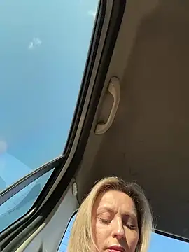 Snapshot of Diamond_Bunny_ chatting on 02/20/26, 01:22 Diamond Bunny online show from 02/20/26, 01:22