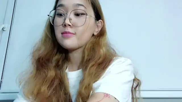 Jennatyan online show from 11/18/25, 02:43