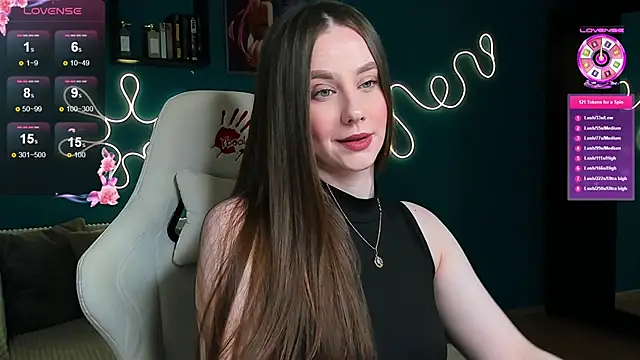 katie taylorr online show from 10/28/25, 03:21