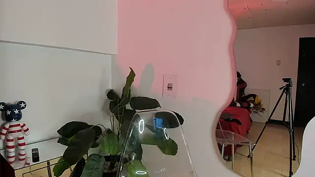 Milanxht online show from 10/21/25, 09:15