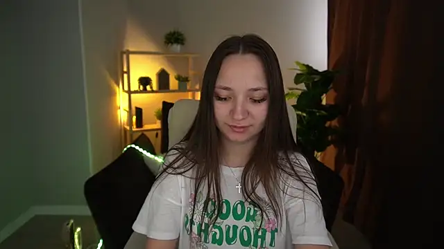 ElysLunar online show from 12/19/24, 06:12