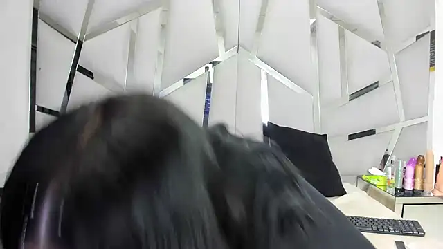 Snapshot of Criistaal_ chatting on 02/03/26, 05:16 Criistaal online show from 02/03/26, 05:16