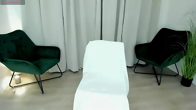 Snapshot of amy_live chatting on 03/08/25, 11:49 amy live online show from 03/08/25, 11:49