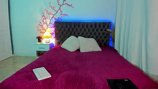 CurlyDreams online show from 06/27/26, 07:30