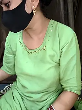 kaveerpooja947 online show from 09/25/25, 04:21