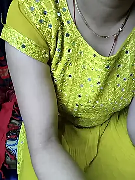 Snapshot of kaveerpooja947 chatting on 01/12/26, 03:17 kaveerpooja947 online show from 01/12/26, 03:17