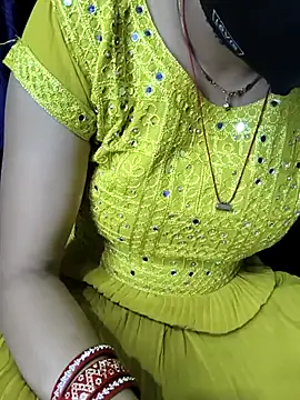 Snapshot of kaveerpooja947 chatting on 02/05/26, 04:44 kaveerpooja947 online show from 02/05/26, 04:44