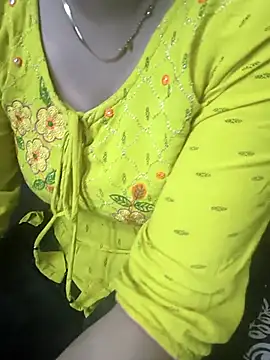 Snapshot of kaveerpooja947 chatting on 02/09/26, 04:22 kaveerpooja947 online show from 02/09/26, 04:22