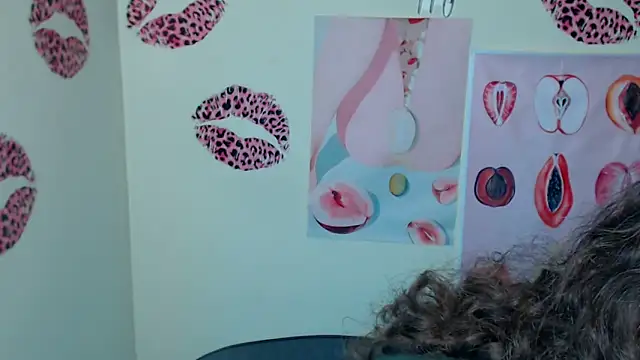  SusieSu  online show from 10/24/25, 07:10