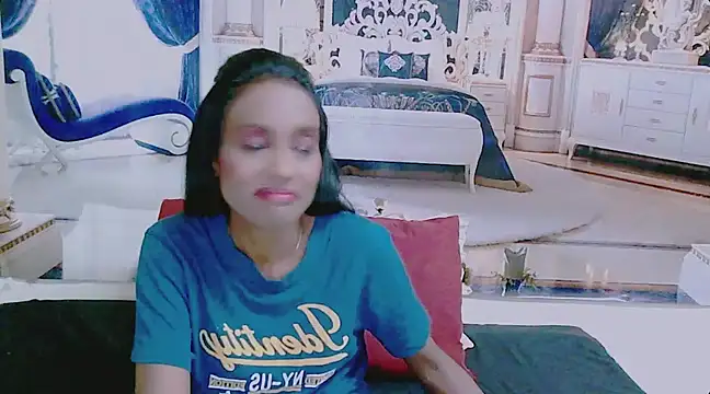 Snapshot of IndianLoveBug chatting on 12/06/24, 04:36 IndianLoveBug online show from 12/06/24, 04:36