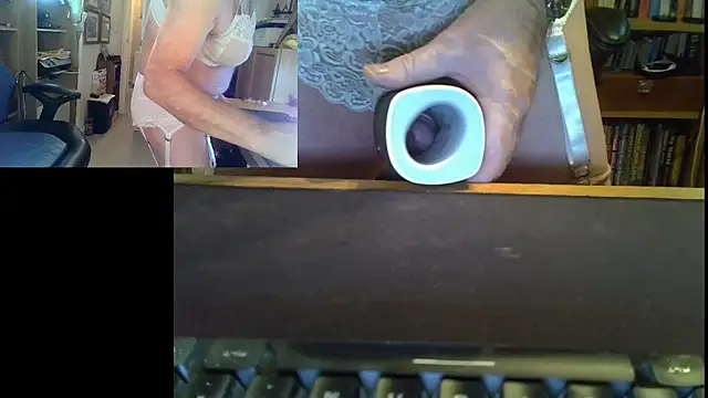 Snapshot of nataliecdlive chatting on 12/02/24, 08:11 nataliecdlive online show from 12/02/24, 08:11