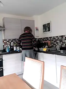 Snapshot of nataliecdlive chatting on 12/15/24, 01:00 nataliecdlive online show from 12/15/24, 01:00