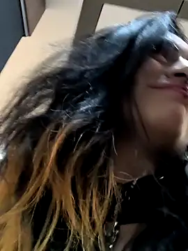 Lila Desiree online show from 12/23/24, 12:14