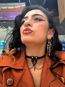 Lila Desiree online show from 12/31/24, 06:35