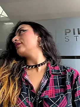 Lila Desiree online show from 02/15/25, 08:01