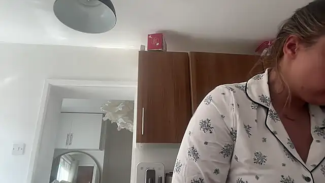 maisiesmithx online show from 09/23/25, 12:08