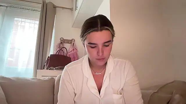 maisiesmithx online show from 10/29/25, 03:25