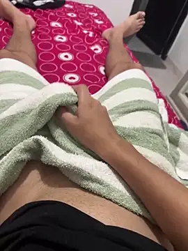 Snapshot of Erick-90 chatting on 10/10/25, 12:48 Erick-90 online show from 10/10/25, 12:48