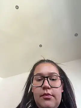 ValenG023 online show from 04/22/26, 12:07