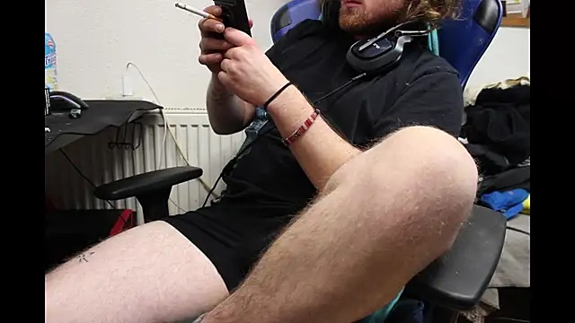 Snapshot of DrownMentallyyy chatting on 01/15/25, 11:08 DrownMentallyyy online show from 01/15/25, 11:08