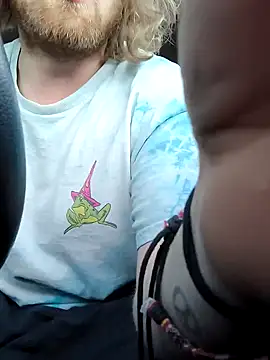 Snapshot of DrownMentallyyy chatting on 01/18/25, 03:49 DrownMentallyyy online show from 01/18/25, 03:49