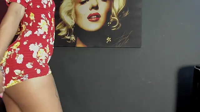 Snapshot of YayaHilton chatting on 09/23/25, 04:15 YayaHilton online show from 09/23/25, 04:15