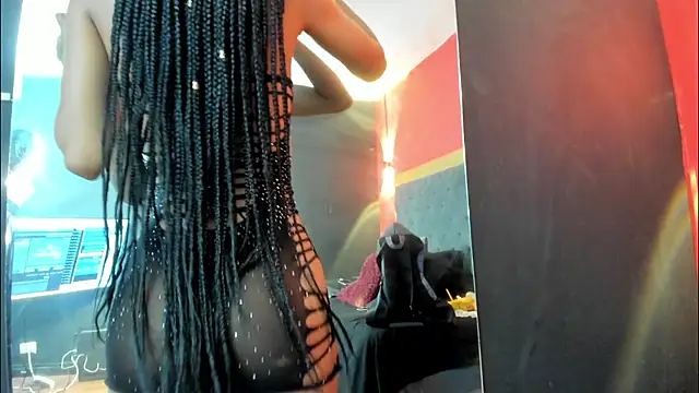 Snapshot of YayaHilton chatting on 02/13/26, 03:24 YayaHilton online show from 02/13/26, 03:24