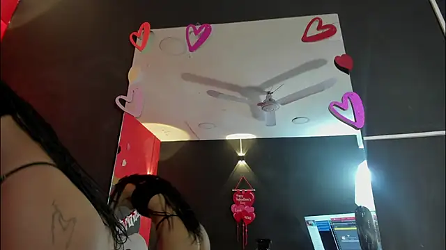 Snapshot of YayaHilton chatting on 02/18/26, 04:08 YayaHilton online show from 02/18/26, 04:08