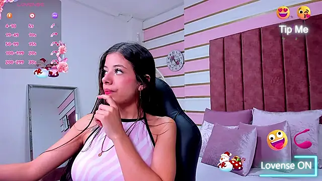 Snapshot of coraltaylor chatting on 01/13/25, 11:06 coraltaylor online show from 01/13/25, 11:06