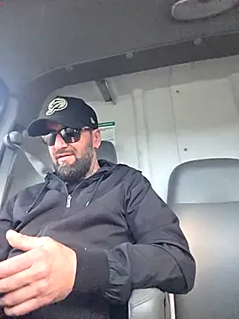 Beardedtattood online show from 10/23/25, 11:53