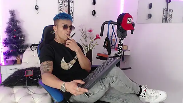 Leonard Price online show from 02/08/25, 03:21