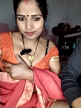 Snapshot of Indian_Lust_Couple chatting on 02/15/26, 12:40 Indian Lust Couple online show from 02/15/26, 12:40