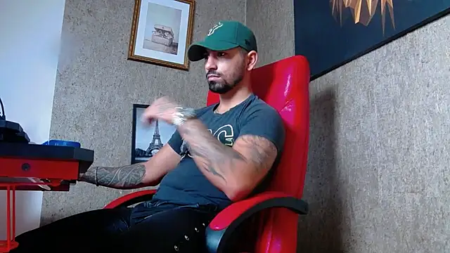 Snapshot of NigelBoydXXX chatting on 12/19/24, 06:56 NigelBoydXXX online show from 12/19/24, 06:56