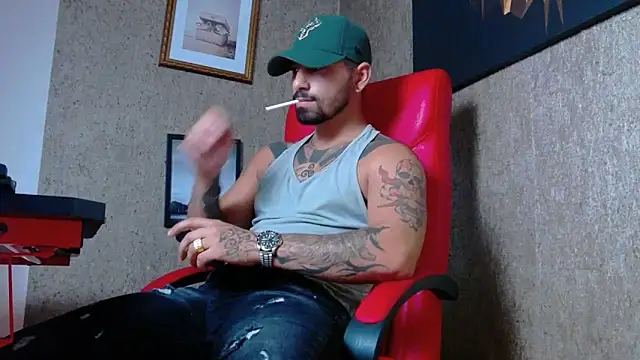 Snapshot of NigelBoydXXX chatting on 12/21/24, 08:00 NigelBoydXXX online show from 12/21/24, 08:00