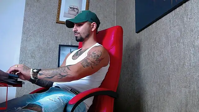 Snapshot of NigelBoydXXX chatting on 01/12/25, 07:42 NigelBoydXXX online show from 01/12/25, 07:42