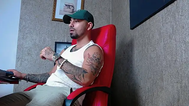 Snapshot of NigelBoydXXX chatting on 01/21/25, 06:55 NigelBoydXXX online show from 01/21/25, 06:55