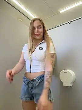mur girl online show from 05/08/26, 12:43