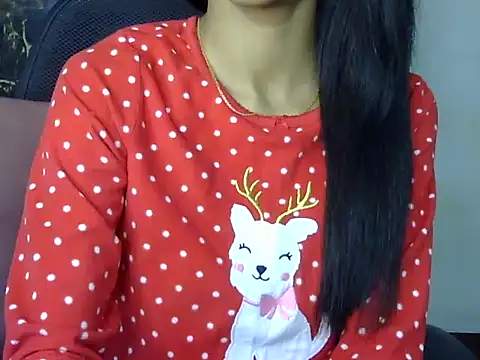 Snapshot of MAAYRA_09 chatting on 01/31/25, 05:10 MAAYRA 09 online show from 01/31/25, 05:10