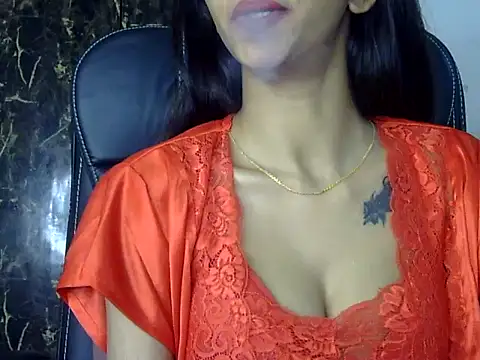 Snapshot of MAAYRA_09 chatting on 02/12/25, 09:54 MAAYRA 09 online show from 02/12/25, 09:54