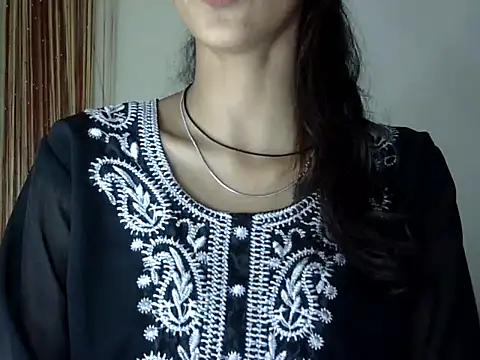 Snapshot of MAAYRA_09 chatting on 10/03/25, 05:54 MAAYRA 09 online show from 10/03/25, 05:54