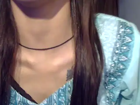 MAAYRA 09 online show from 01/11/26, 05:12